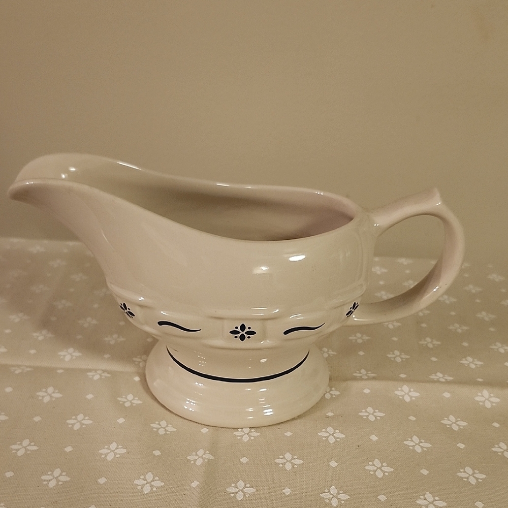 Elegant Longberger Woven Tradituons Blue And Cream Gravy Boat